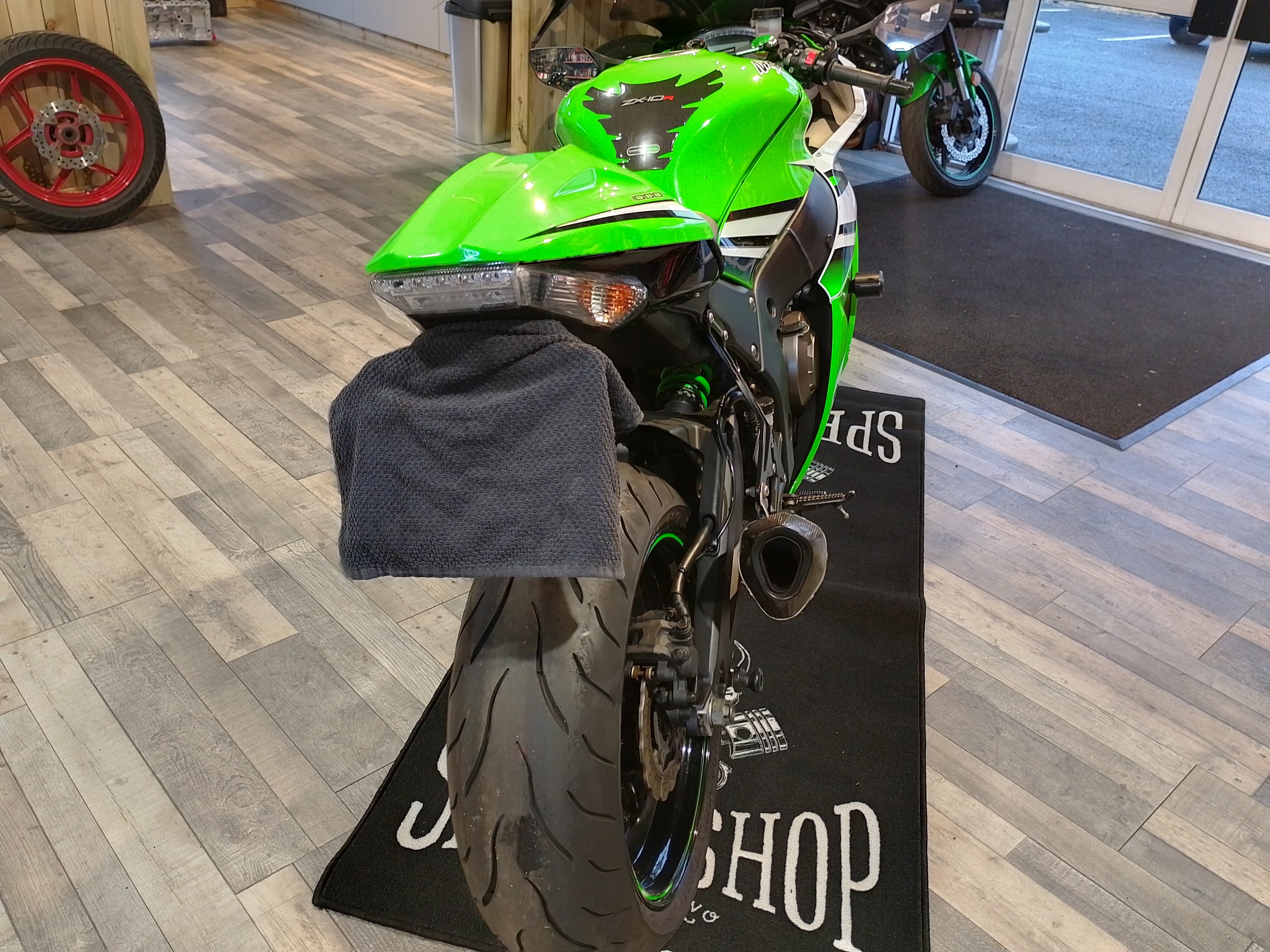 Ninja zx10r 2015 online