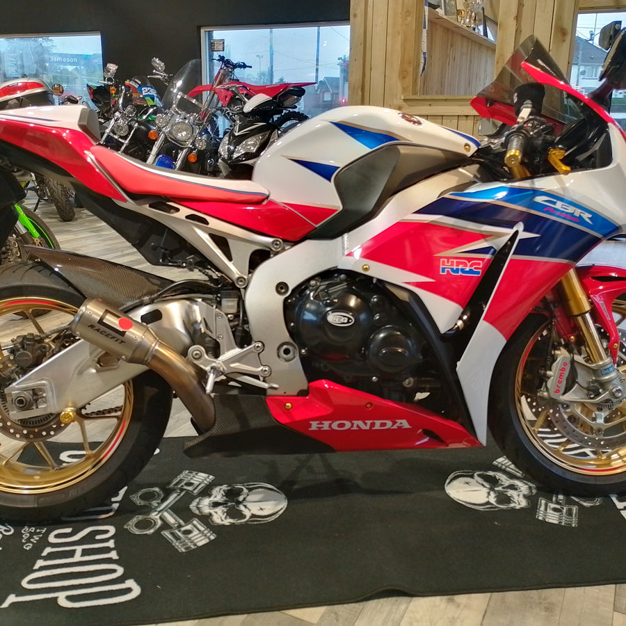 Honda HRC 1000cc Fireblade 2016