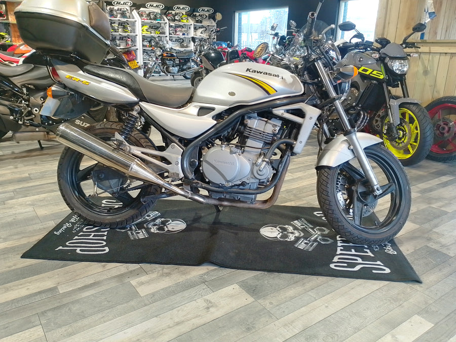 Kawasaki ER5 2003