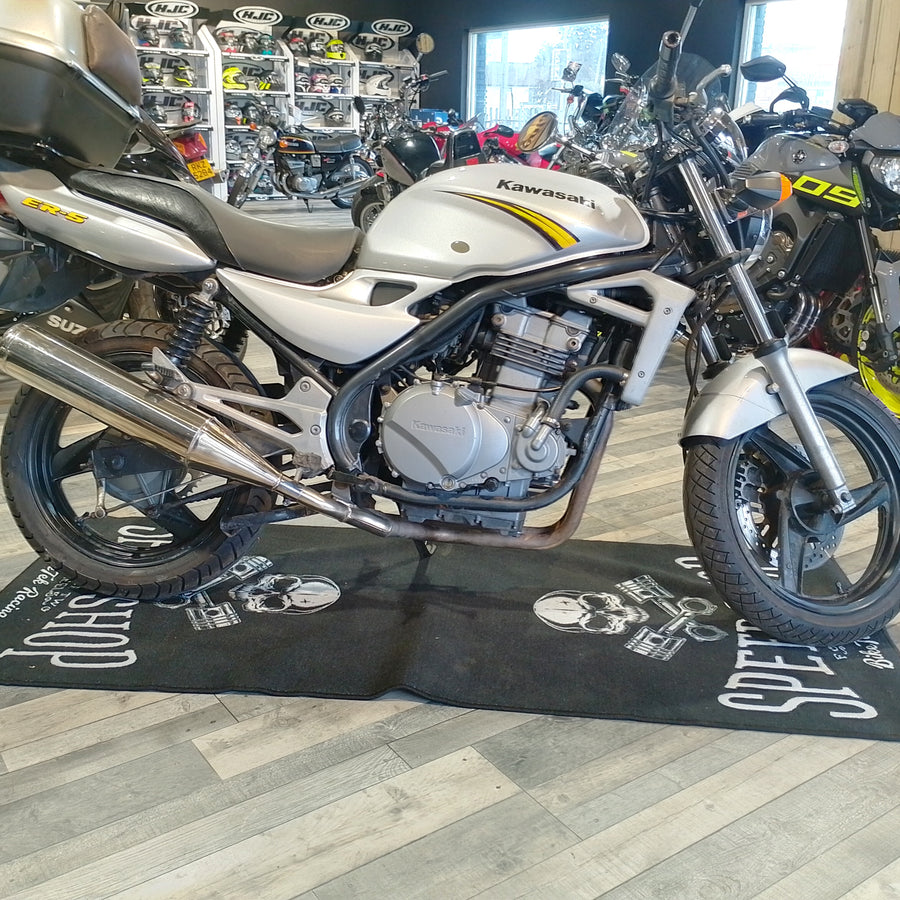 Kawasaki ER5 2003
